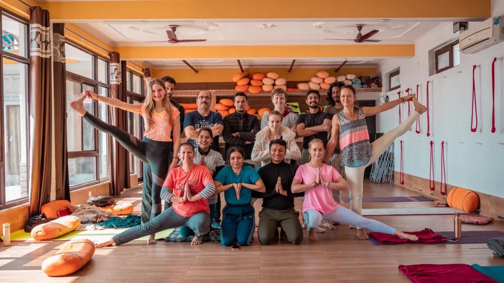 200 hours Yoga teacher training in rishikesh
